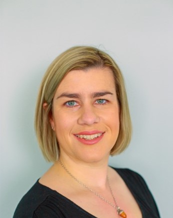 Dr Leigh Searle